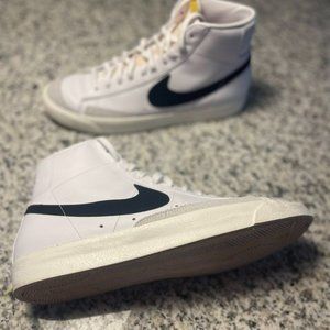 Nike Blazer Mid '77